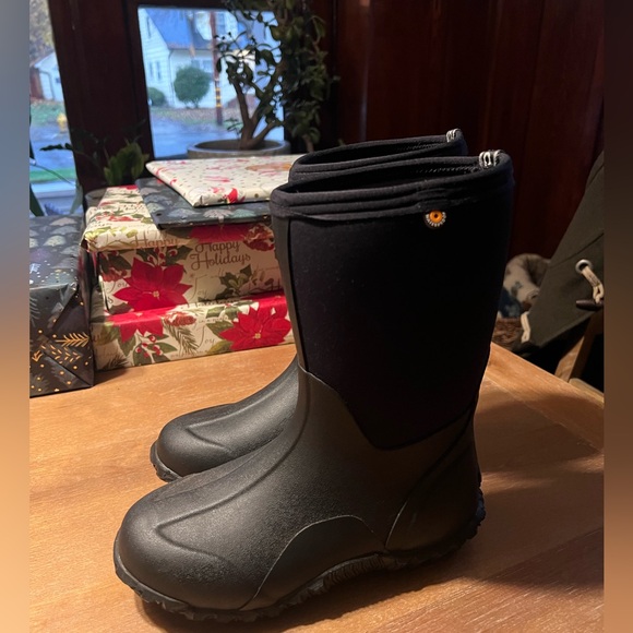 NEW WOMEN’S CLASSIC MID BOGS WATERPROOF BOOTS 6 - Picture 1 of 6